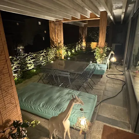 Luxury Attic In The - Garage Prenotabile Apartmán